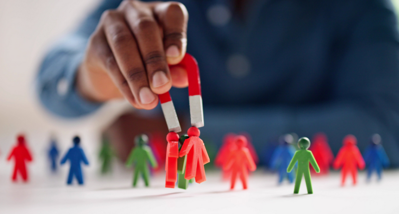 Le scoring prédictif et l'IA peuvent soulager les équipes de ventes et de marketing