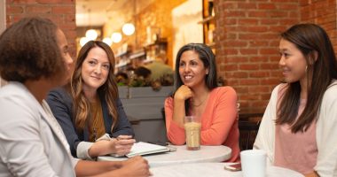 Photo marketing team meeting
